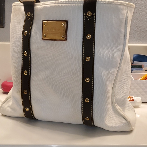 Authentic Louis Vuitton Antigua Cabas GM - Picture 12 of 17